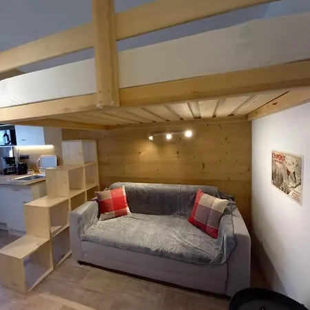 アパート Comfortable Studio Renovated In シャモニー